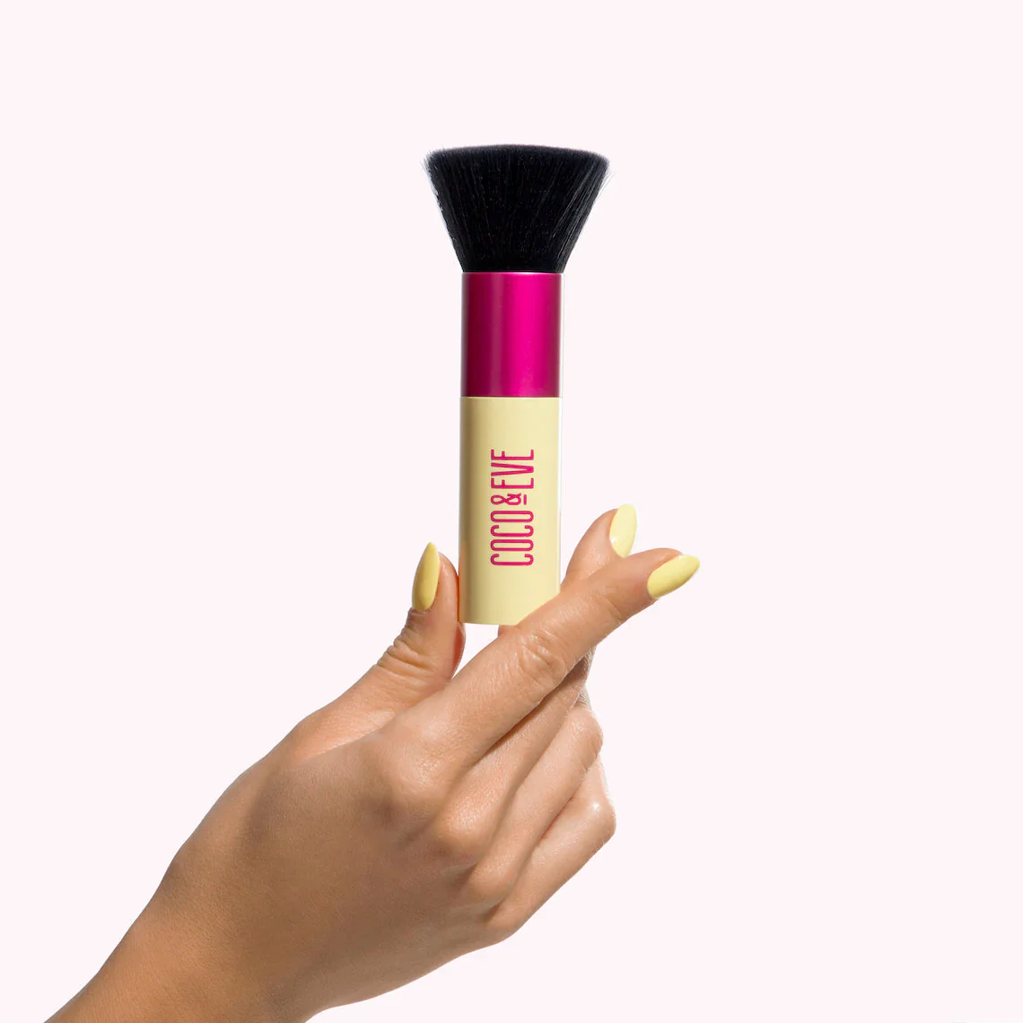 Deluxe Vegan Zelfbruiner Kabuki Brush - Image 3