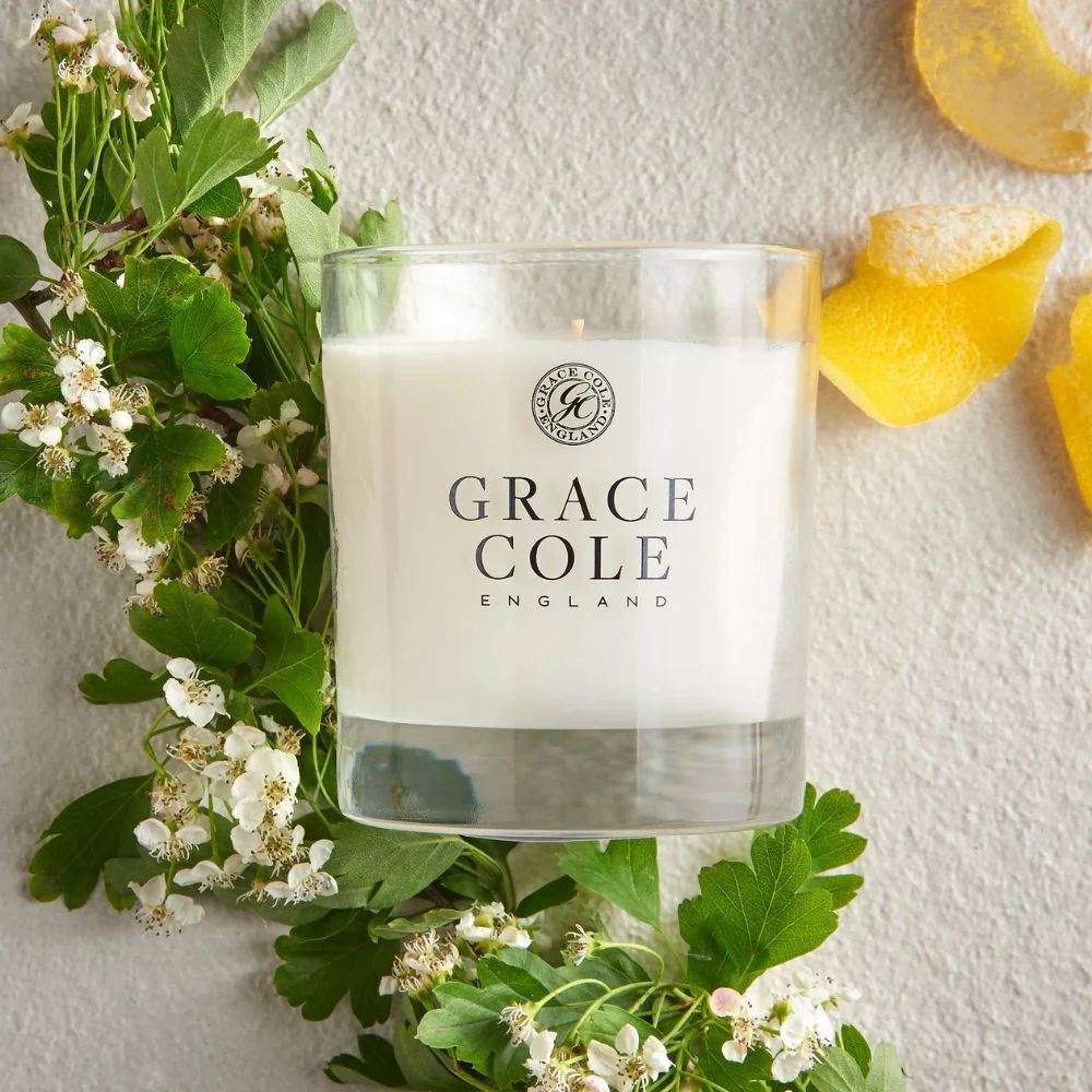 Nectarine Blossom & Grapefruit Candle - 200gr - Image 3