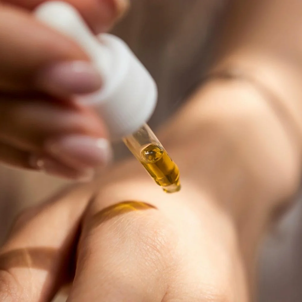 Illuminating Face Serum - 30ml - Image 3