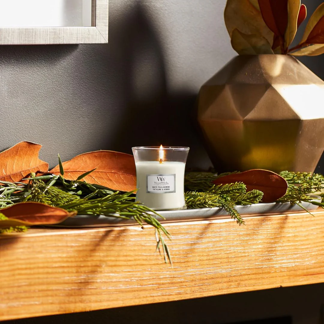 White Tea & Jasmine Ellipse Candle - 454gr - Image 3